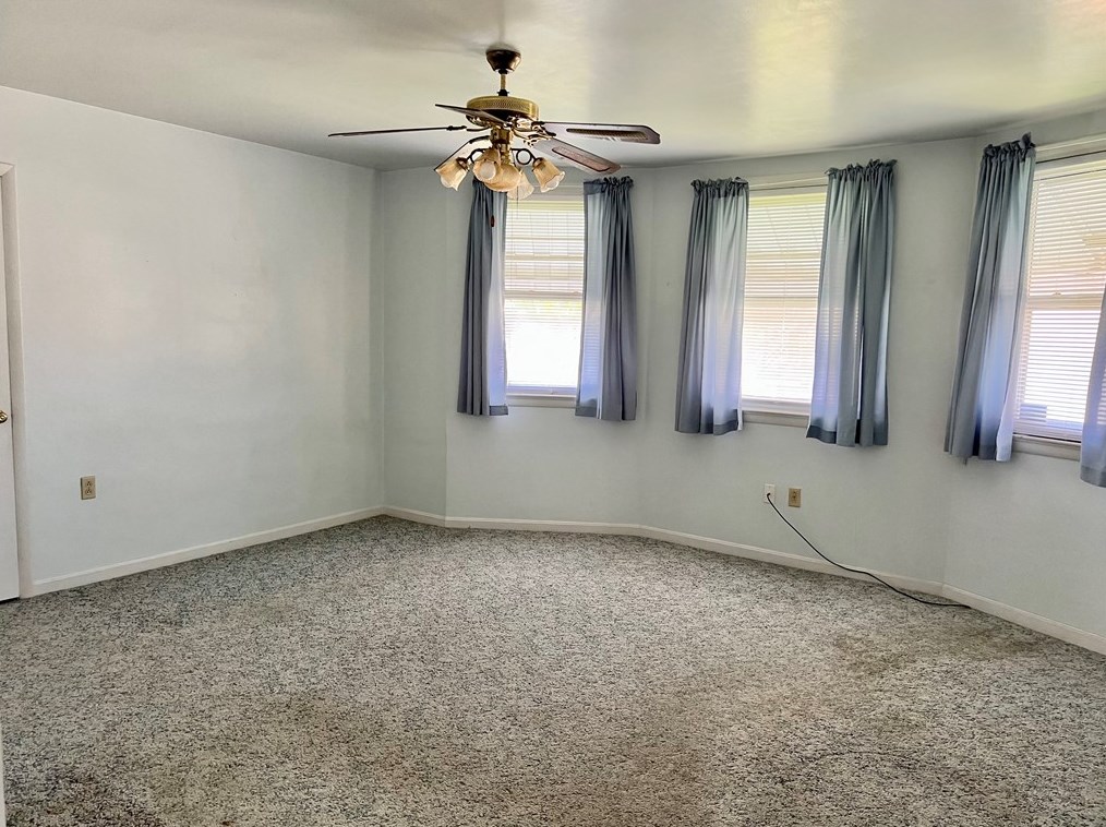 818 Indiana Ave, Monaca PA 15061-2122 exterior