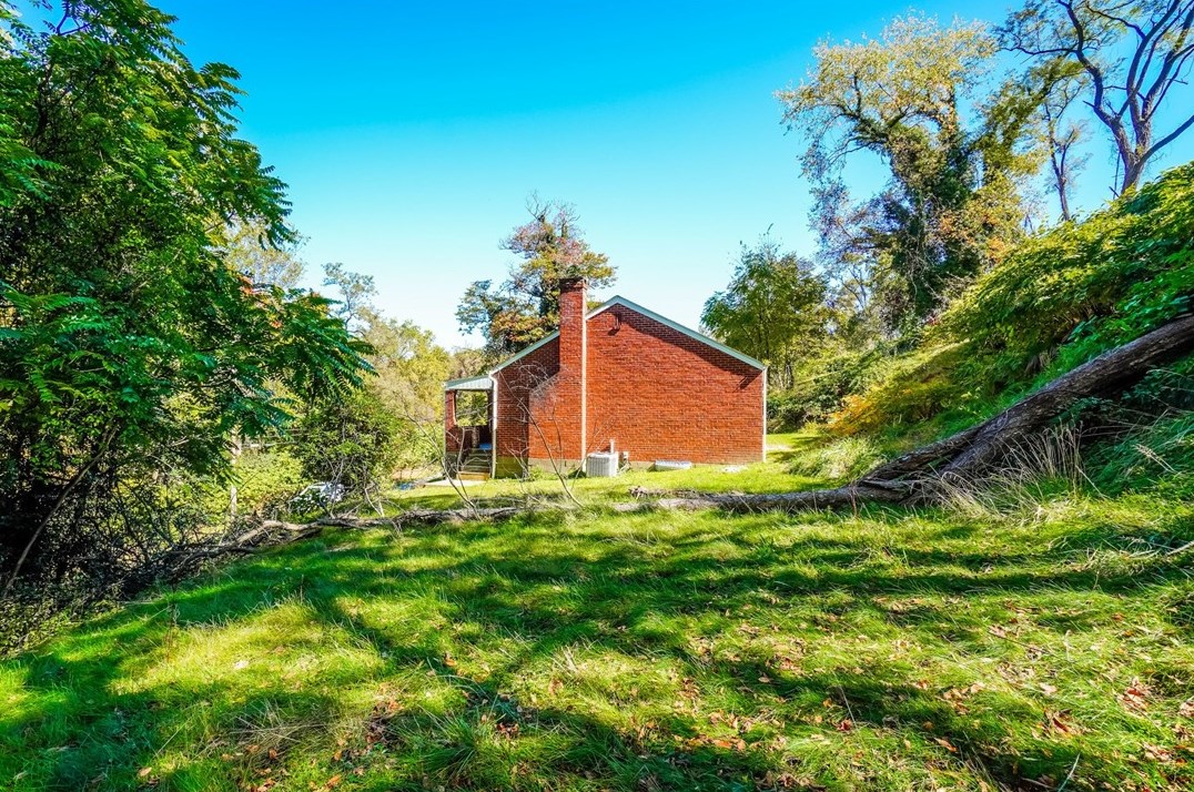 420 Penn Ave, North Versailles PA  15137-2809 exterior