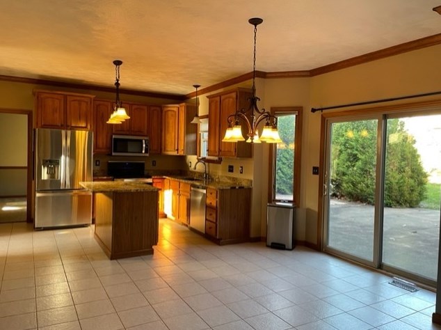 1116 Chaucer Dr, Greensburg PA  15601-9046 exterior