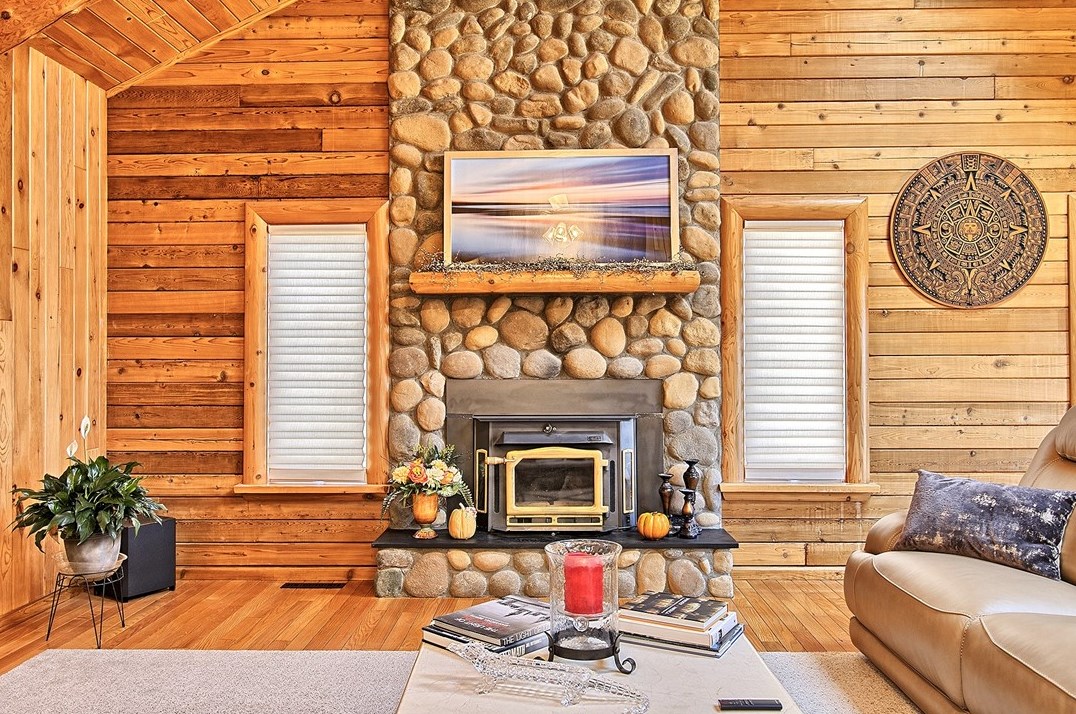 304 Churchill Dr, Greensburg PA  15601-1077 exterior