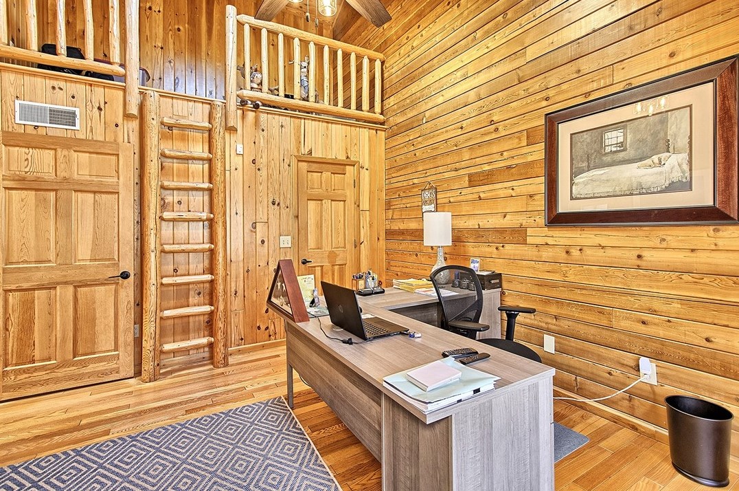 304 Churchill Dr, Greensburg PA  15601-1077 exterior