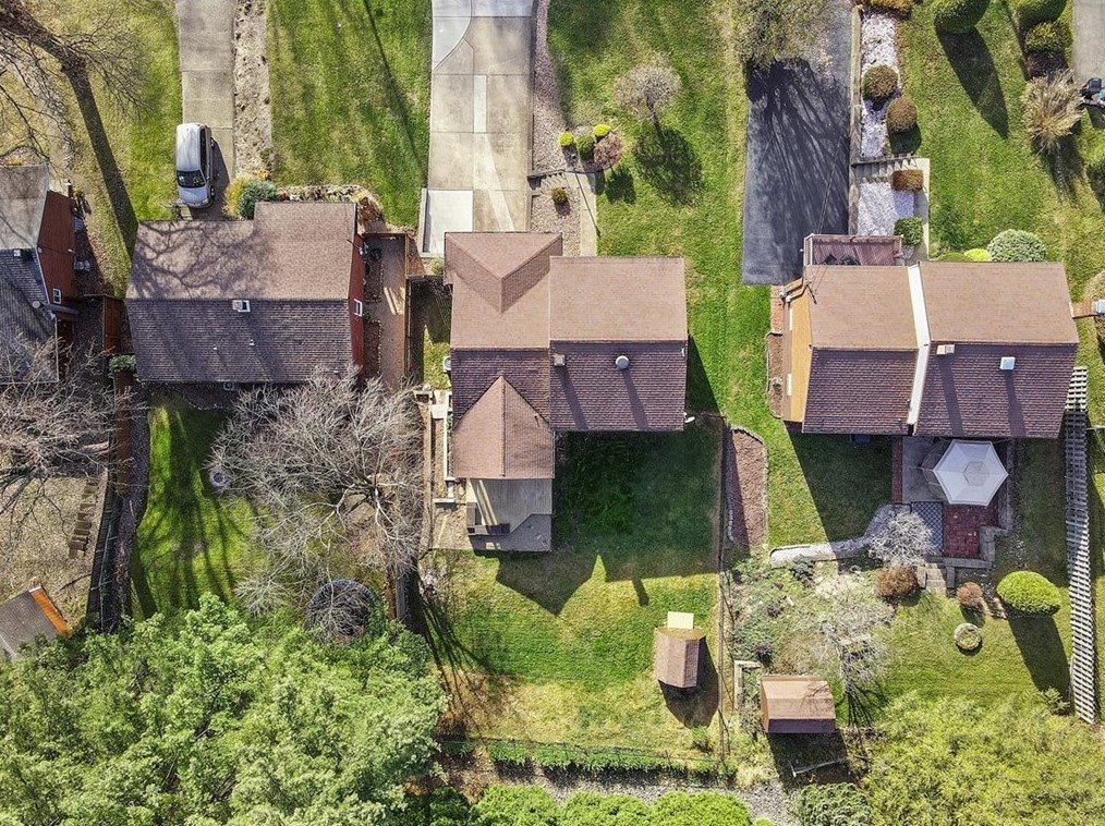 14135 Torie Dr, North Huntingdon PA 15642-5101 exterior