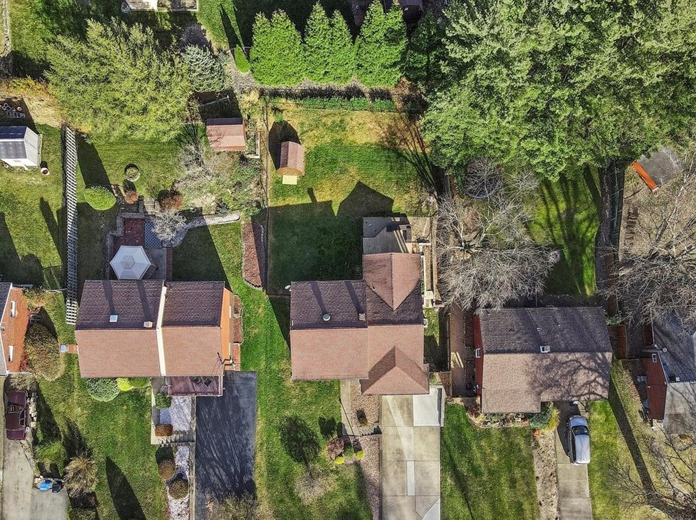 14135 Torie Dr, North Huntingdon PA 15642-5101 exterior