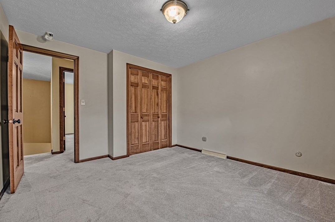31 Brookdale Dr, Greensburg PA  15601-5856 exterior