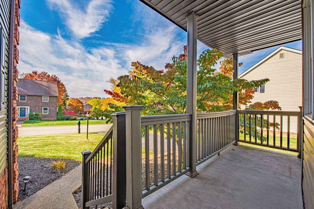 31 Brookdale Dr, Greensburg PA  15601-5856 exterior
