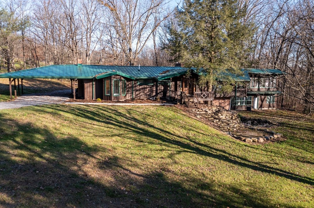 5 Patricia Cir, Transfer, PA 16154