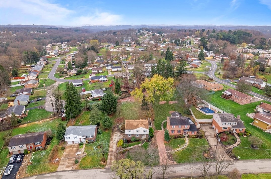 1430 Fernledge Dr, Allison Park PA  15101-4050 exterior