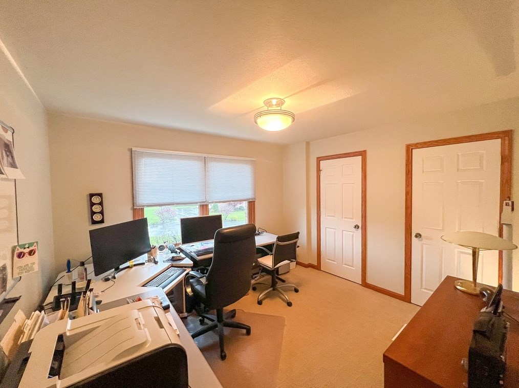 121 Heartland Dr, Butler PA 16001-2968 exterior