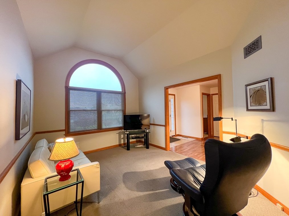 121 Heartland Dr, Butler PA 16001-2968 exterior