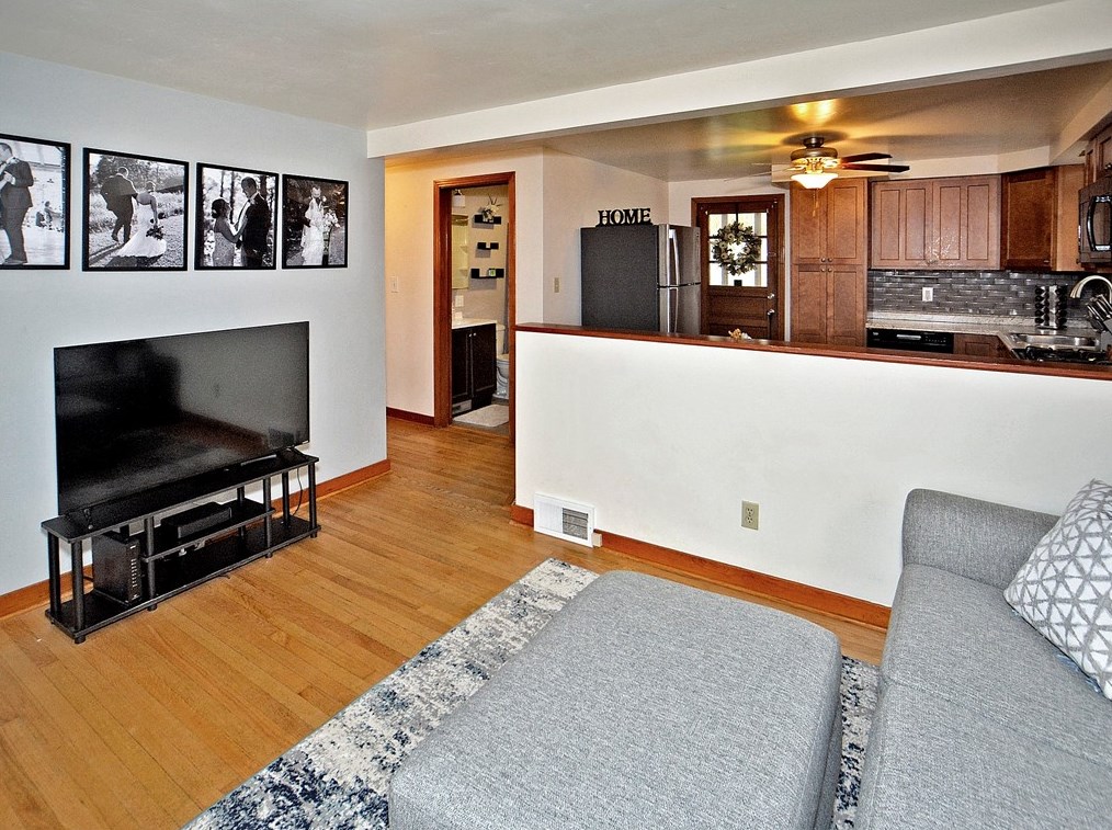 209 Willow Dr, Monroeville PA  15146-4552 exterior