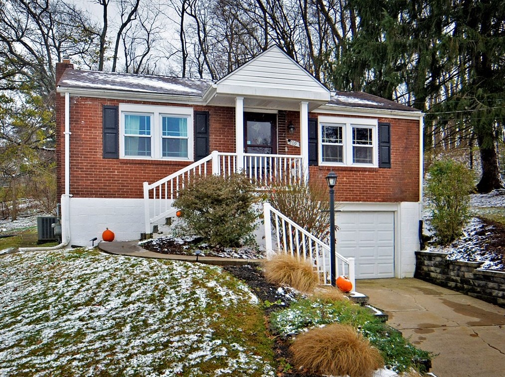 209 Willow Dr, Monroeville PA  15146-4552 exterior