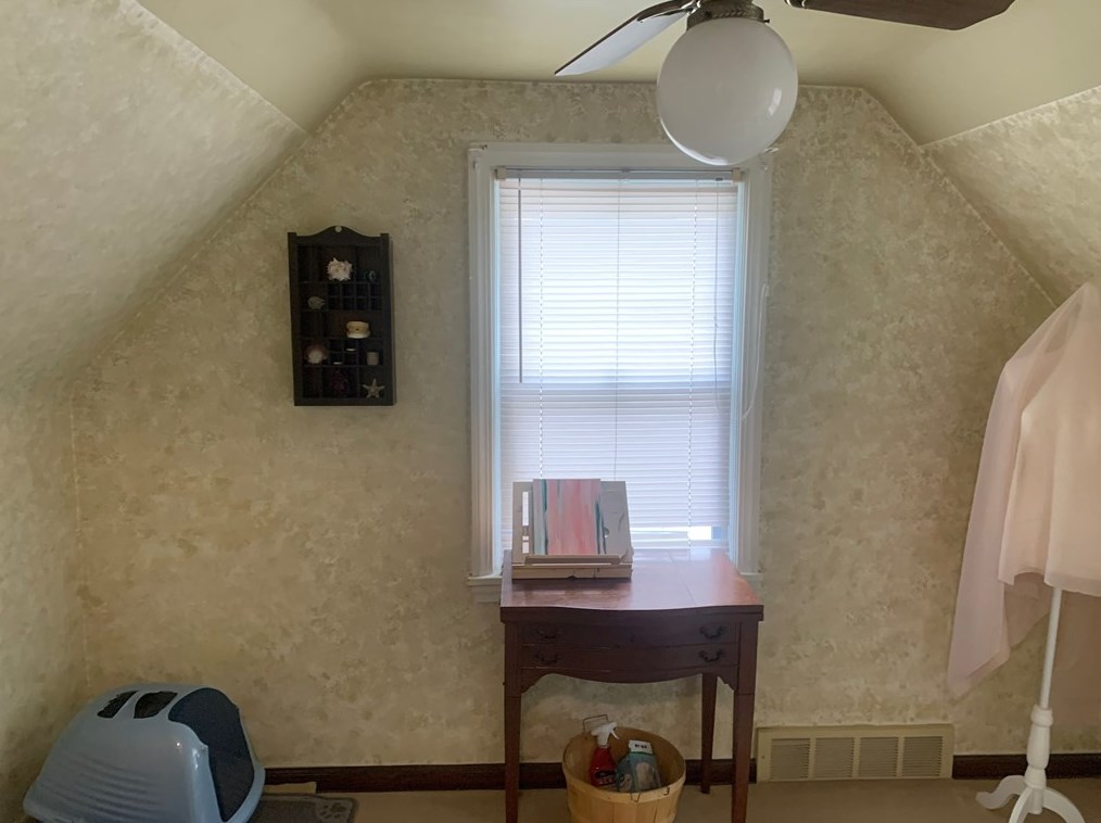 110 James St, North Versailles PA 15137-2021 exterior