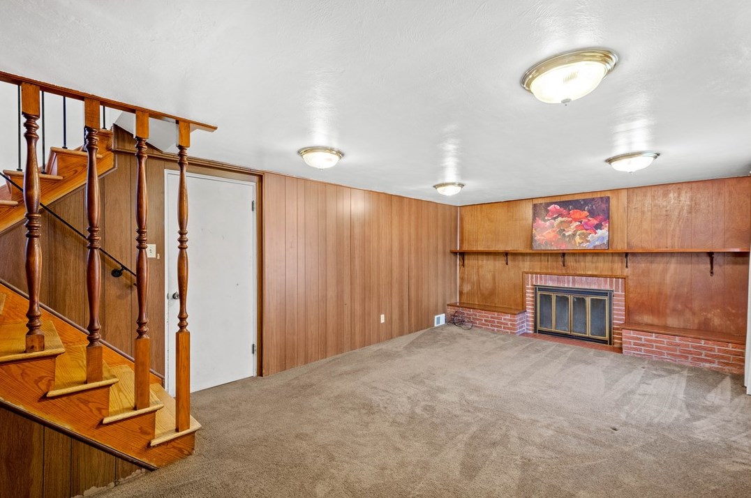 130 Maryland Dr, Collier Township PA  15106-1320 exterior