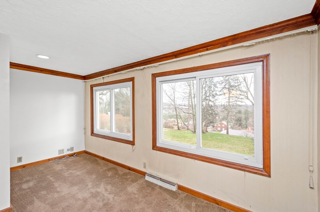 130 Maryland Dr, Collier Township PA  15106-1320 exterior