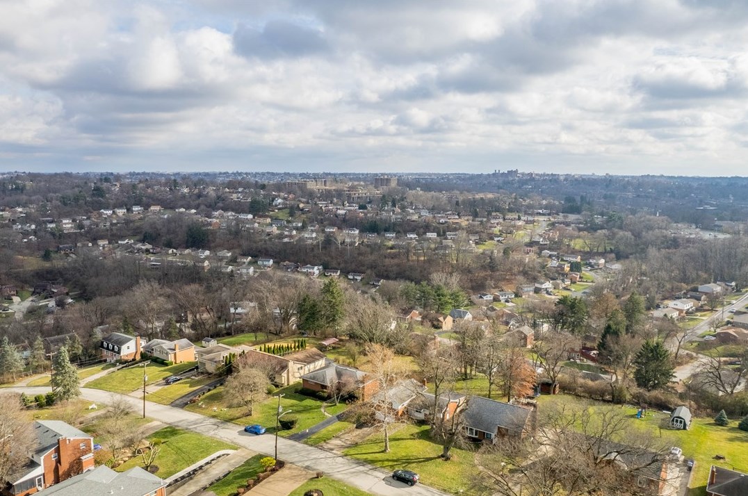 130 Maryland Dr, Collier Township PA  15106-1320 exterior