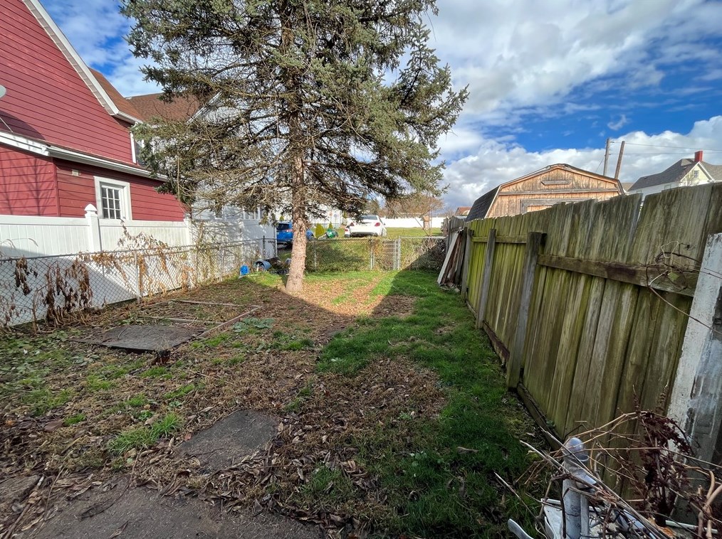 1056 Allison Ave, Washington PA  15301-2045 exterior