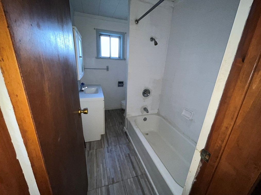1056 Allison Ave, Washington PA  15301-2045 exterior