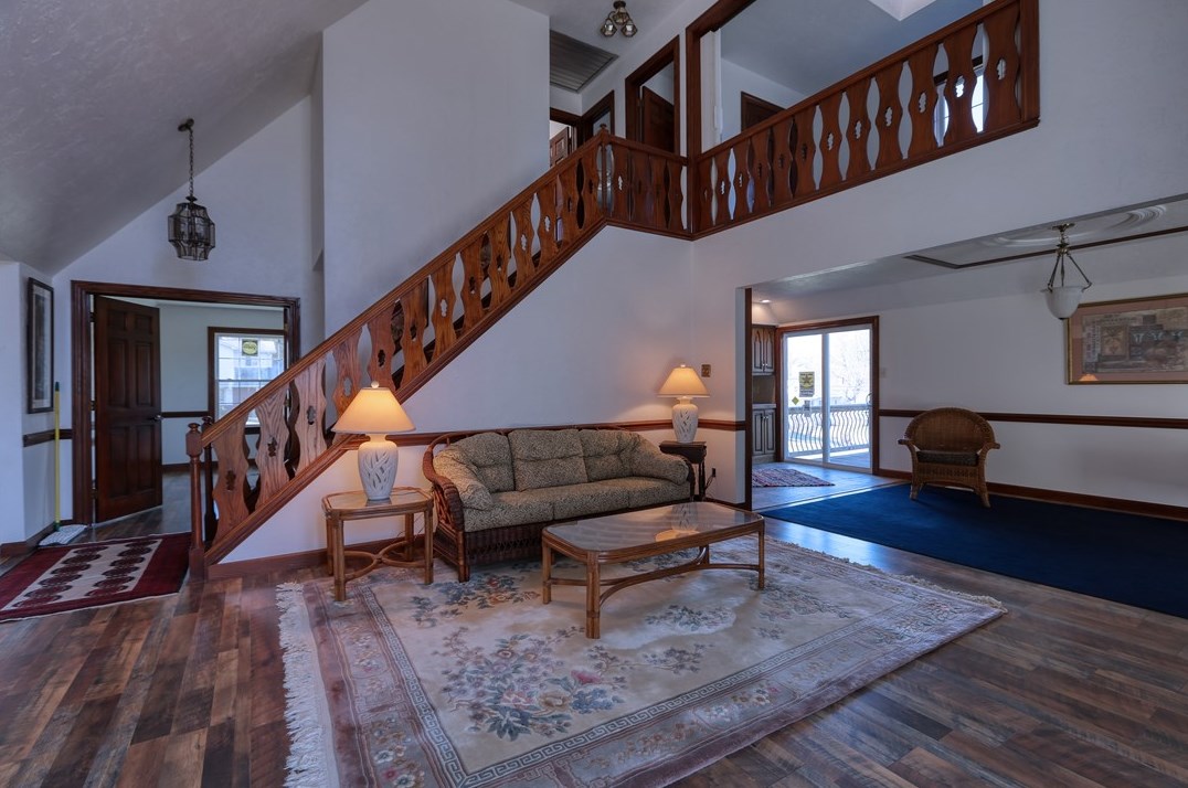 345 Hutter Ave, Ellwood City PA  16117-3423 exterior