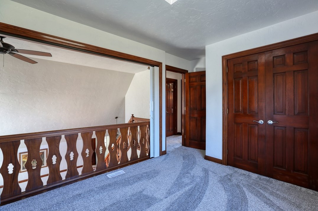 345 Hutter Ave, Ellwood City PA  16117-3423 exterior