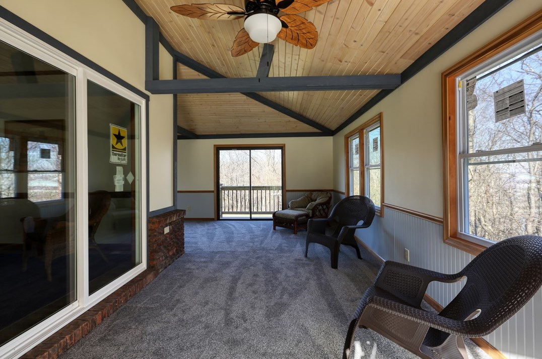 345 Hutter Ave, Ellwood City PA  16117-3423 exterior