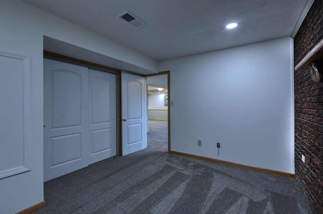 345 Hutter Ave, Ellwood City PA  16117-3423 exterior