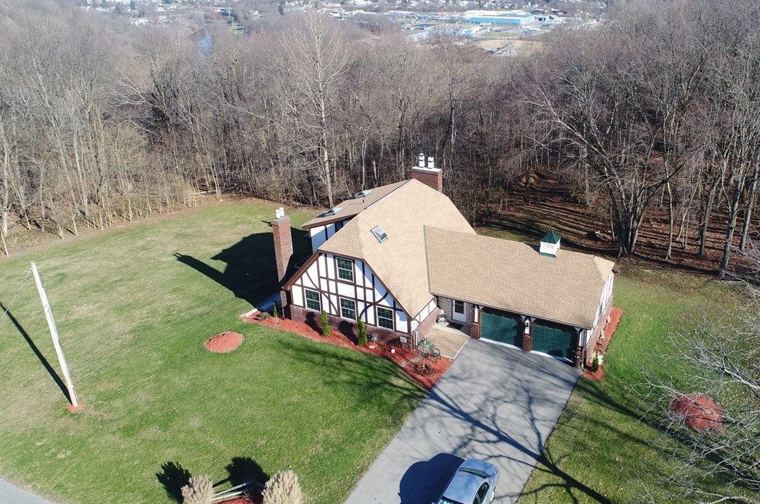 345 Hutter Ave, Ellwood City PA  16117-3423 exterior