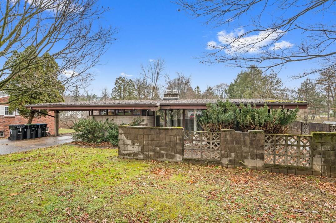 1577 Parkview Dr, Allison Park PA  15101-1727 exterior