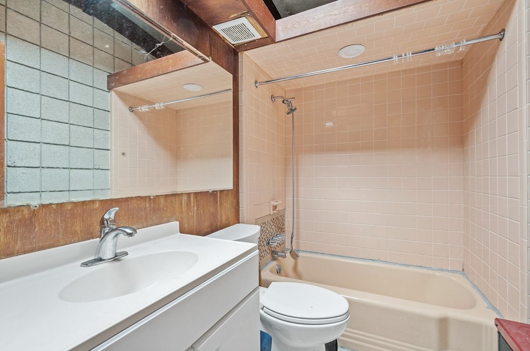 1577 Parkview Dr, Allison Park PA  15101-1727 exterior