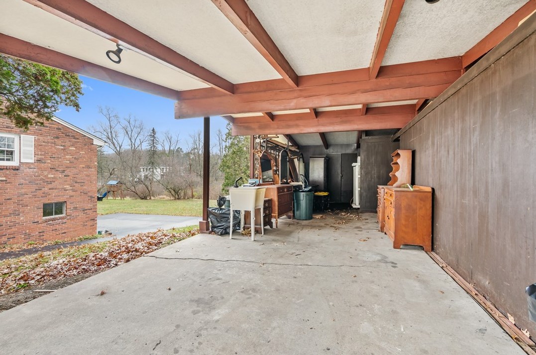 1577 Parkview Dr, Allison Park PA  15101-1727 exterior