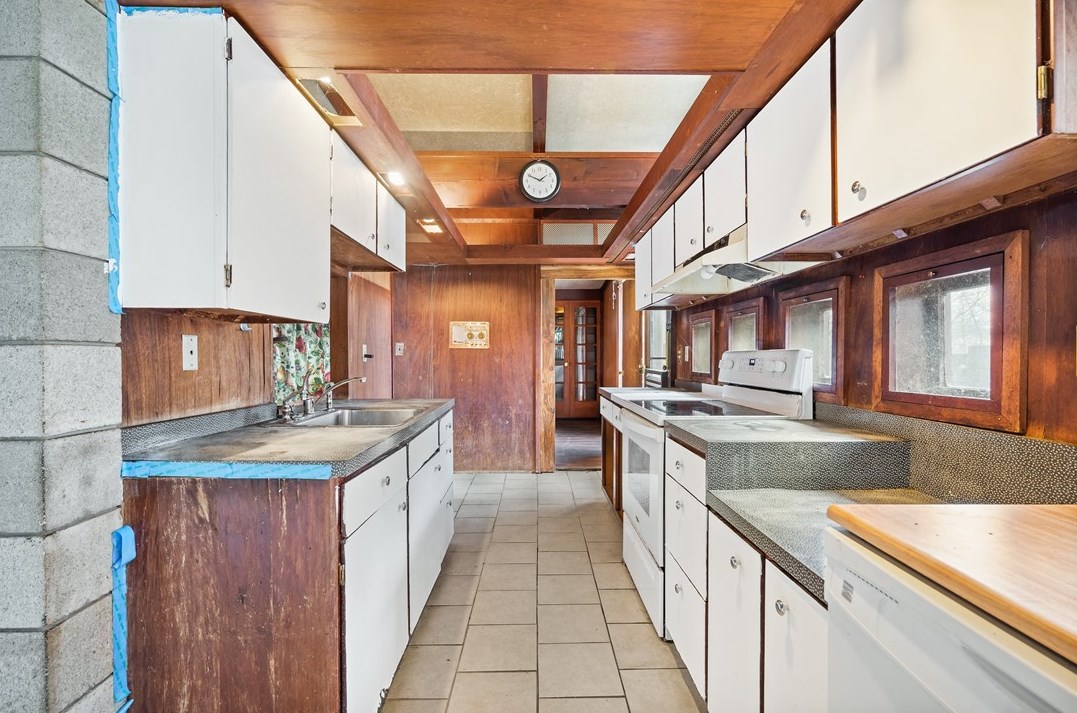 1577 Parkview Dr, Allison Park PA  15101-1727 exterior