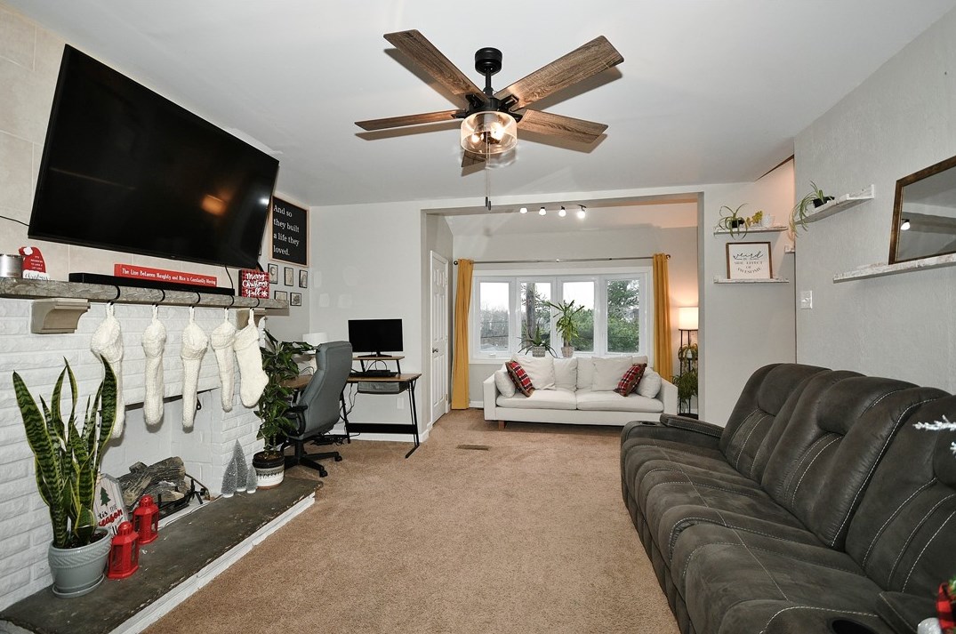 631 Ridge Ave, Collier Township PA  15106-2844 exterior