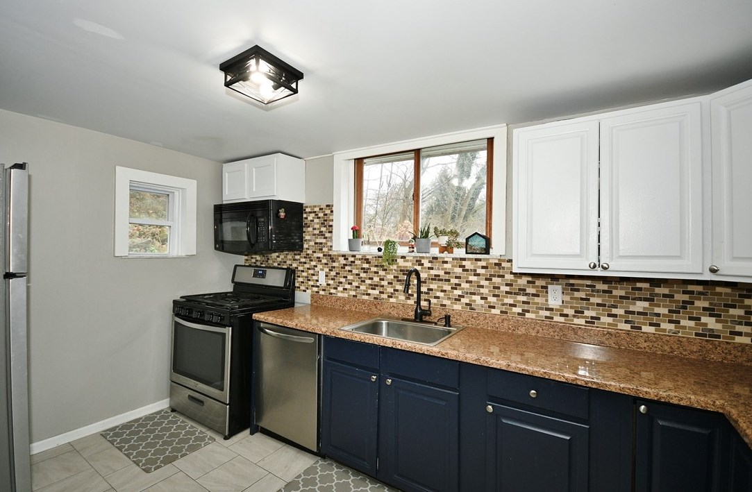 631 Ridge Ave, Collier Township PA  15106-2844 exterior