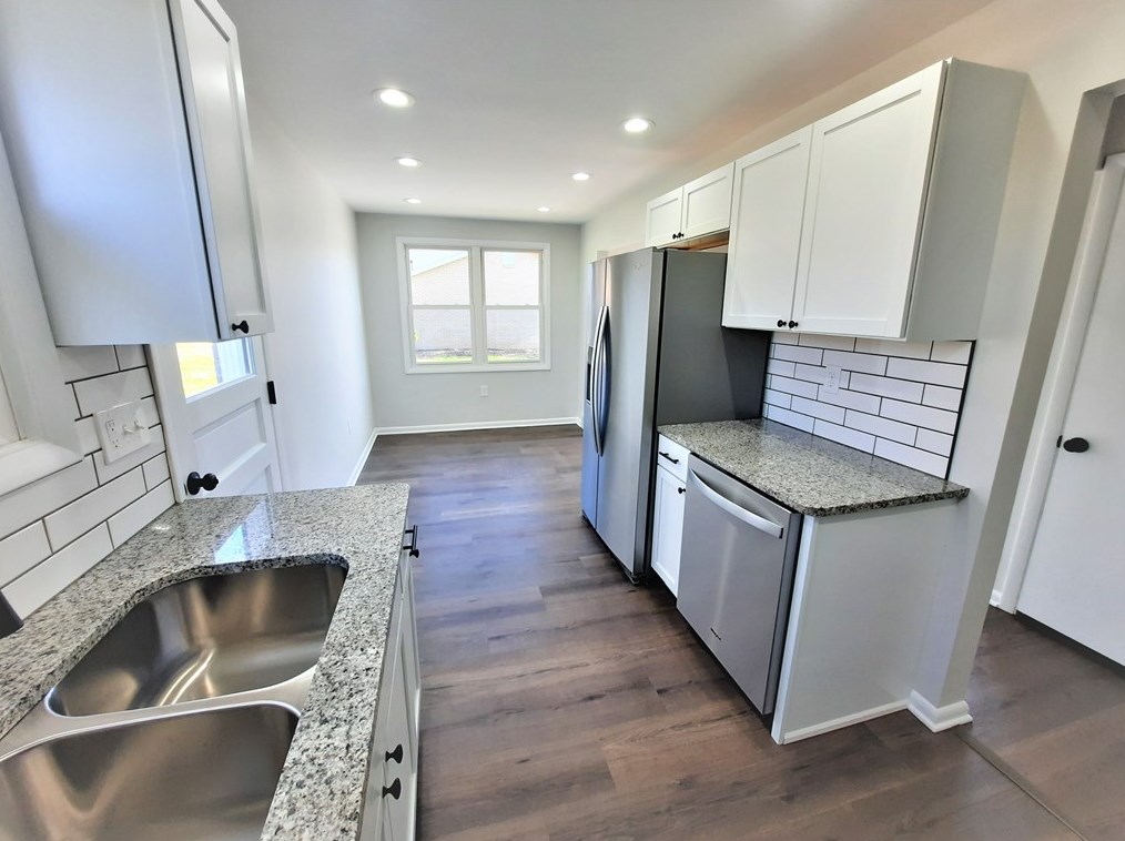 636 Morning Star Dr, Ellwood City PA  16117 exterior