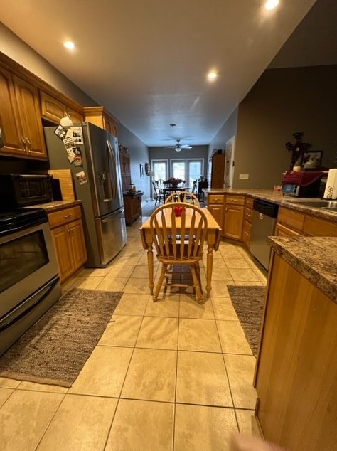 126 Clearwater Dr, Ellwood City PA  16117-3057 exterior