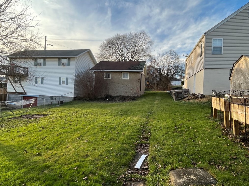 62 Laurel Ave, Washington PA  15301-3319 exterior