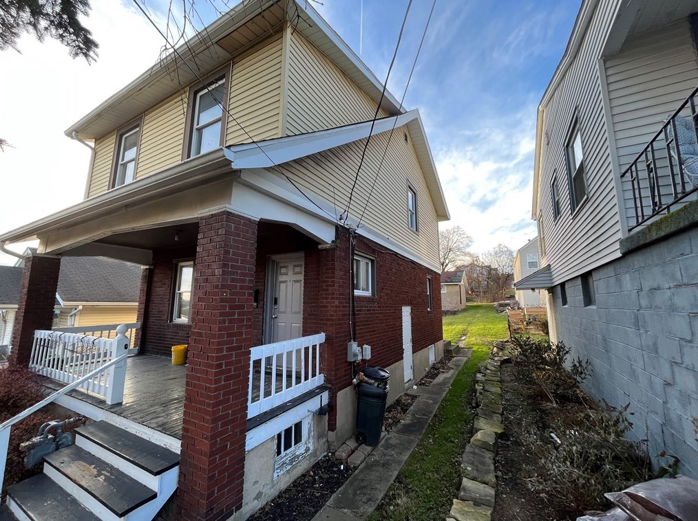 62 Laurel Ave, Washington PA  15301-3319 exterior