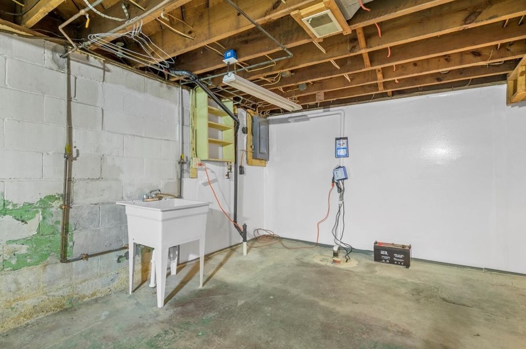 797 Locust Ave, Washington PA 15301-2739 exterior