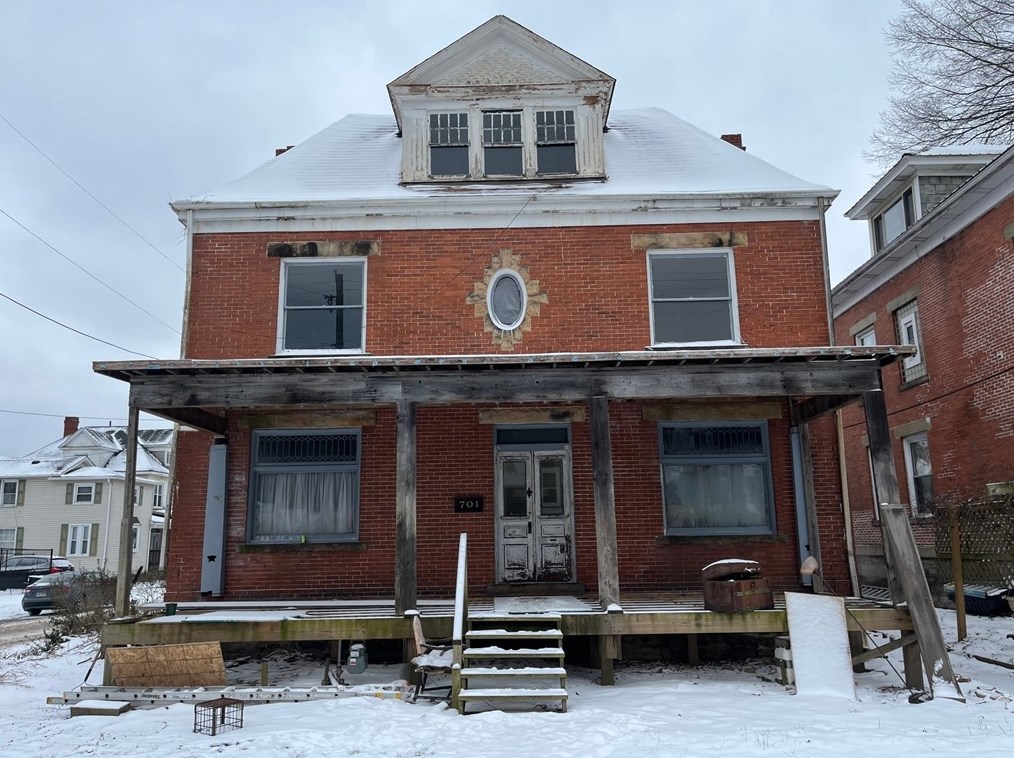 701 Mckean St, Kittanning PA  16201-1254 exterior