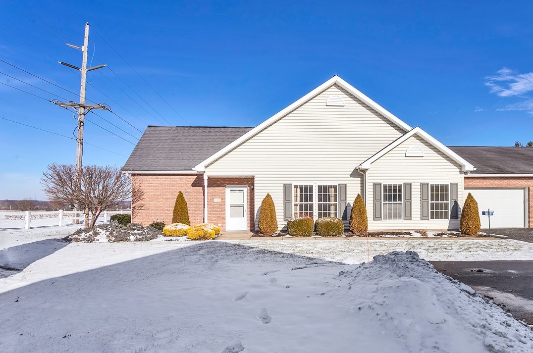 124 Oak St, Ellwood City PA  16117-5552 exterior