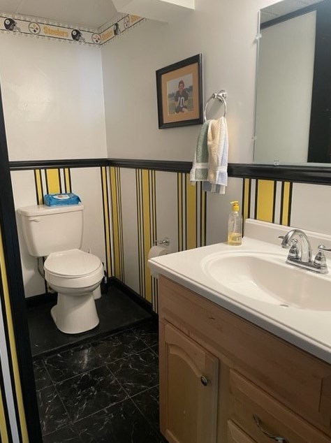 115 General Braddock Dr, Rankin PA  15104-2703 exterior