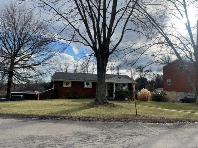 115 General Braddock Dr, Rankin PA  15104-2703 exterior