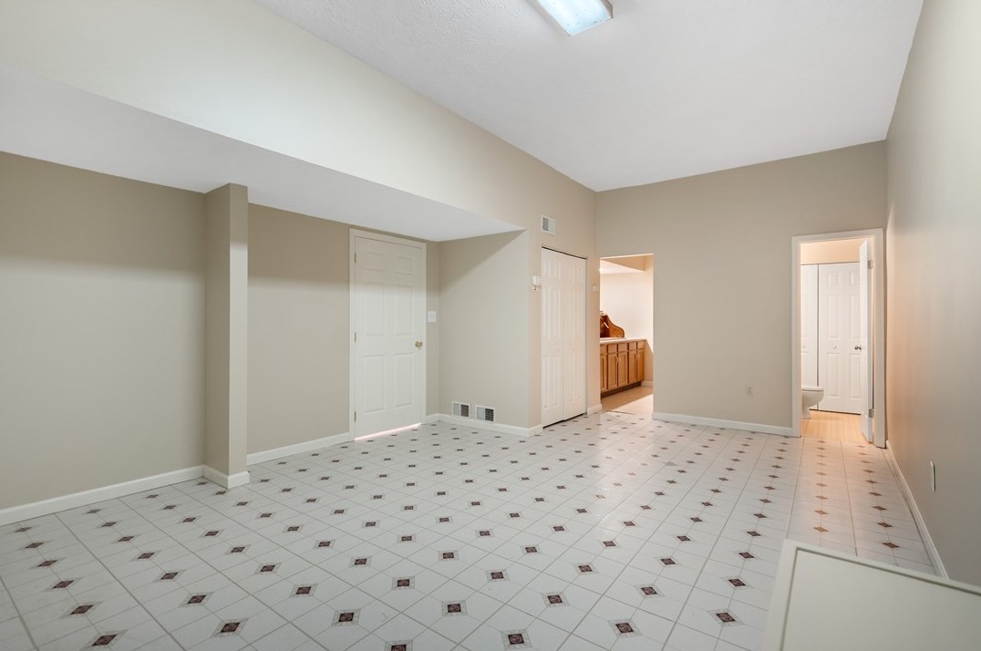 7001 Clubview Dr, Bridgeville PA  15017-1097 exterior