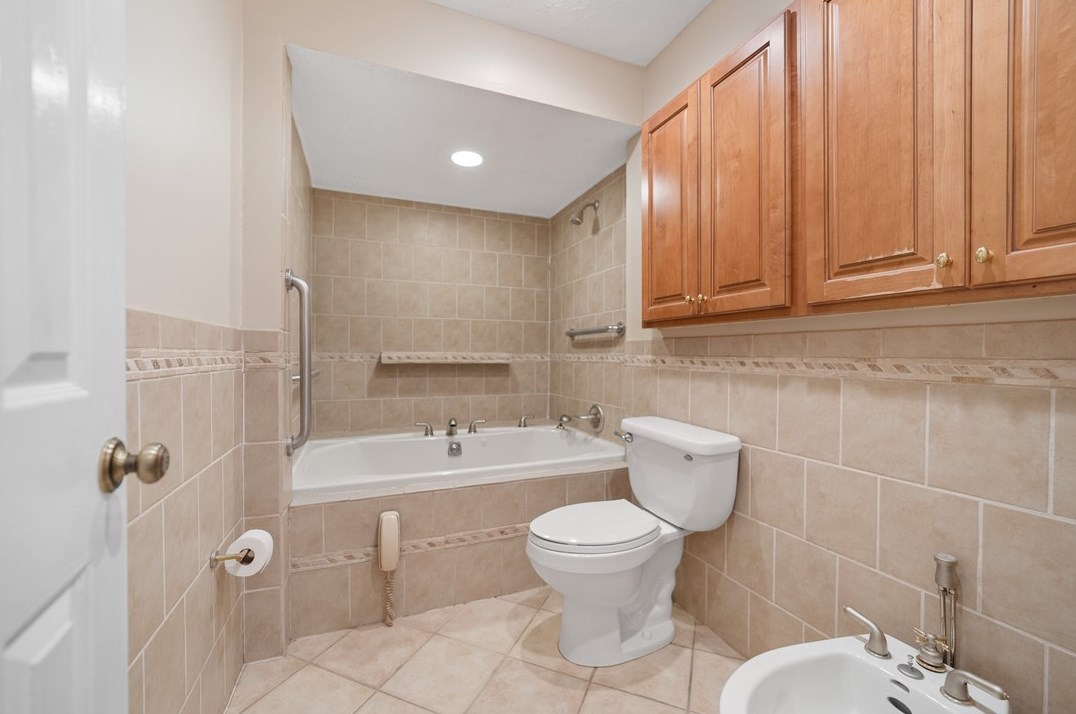 7001 Clubview Dr, Bridgeville PA  15017-1097 exterior