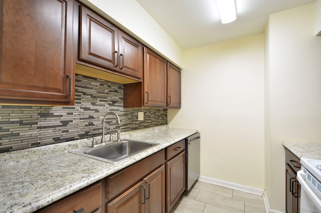 4074 Sanlin Dr, Moon Twp PA  15108-2877 exterior