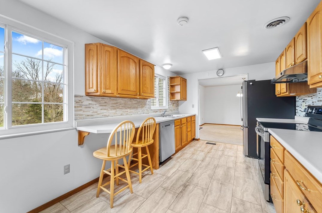 208 Wheatfield Dr, Greensburg PA  15601-4739 exterior