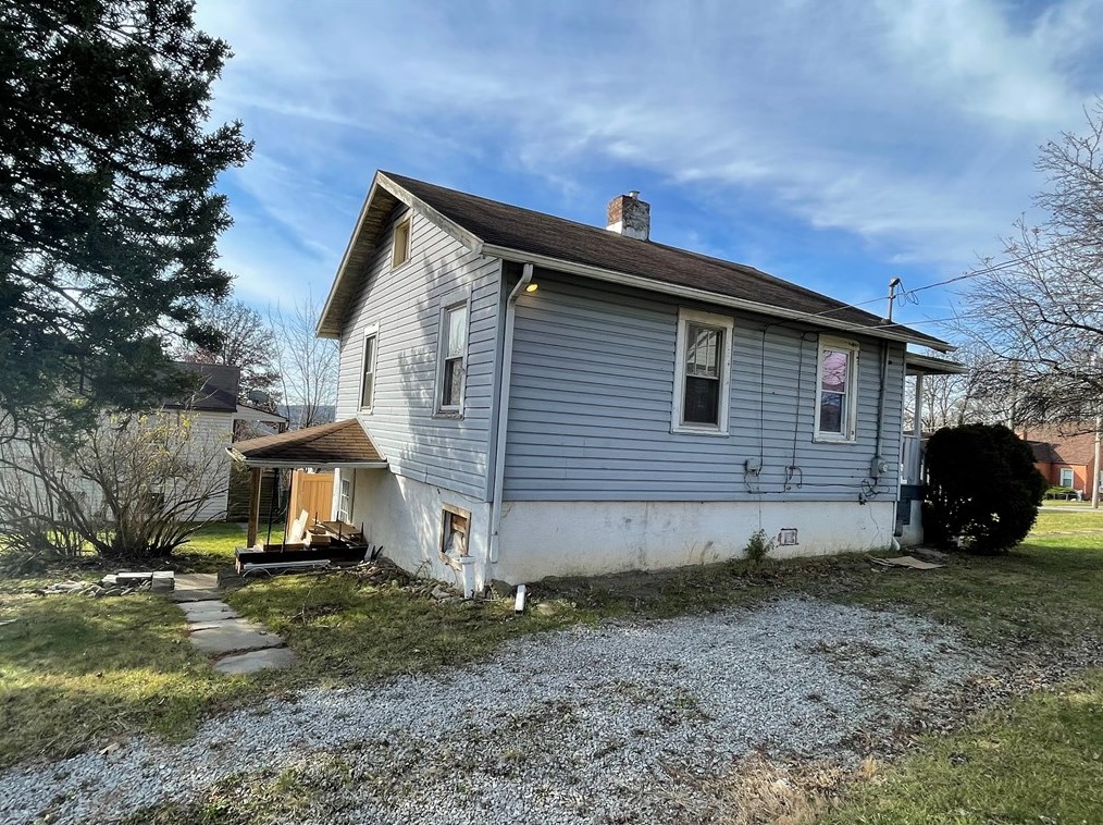 390 Tyler Ave, Washington PA  15301-3839 exterior