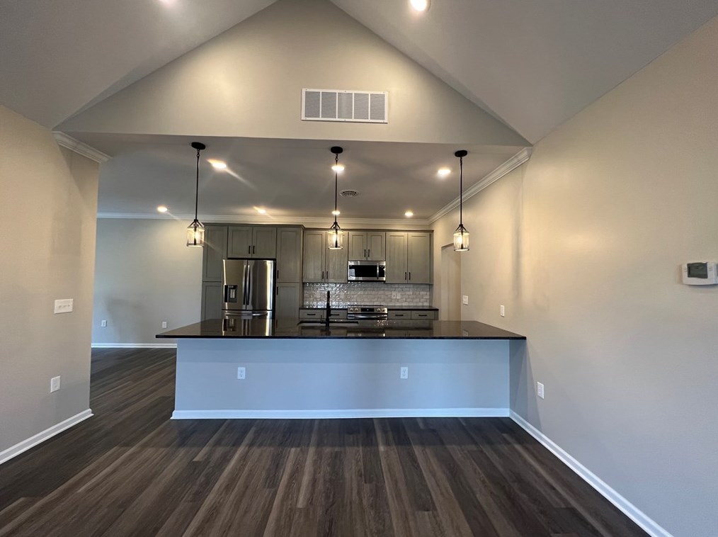 136 Clearwater Dr, Ellwood City PA  16117-3058 exterior