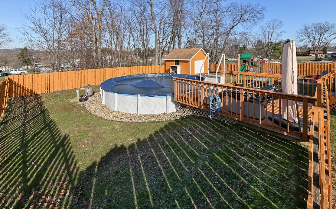400 Circle Dr, Ellwood City PA  16117-2904 exterior
