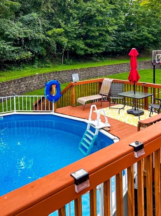 110 Logan Rd, Bethel Park PA  15102-1241 exterior