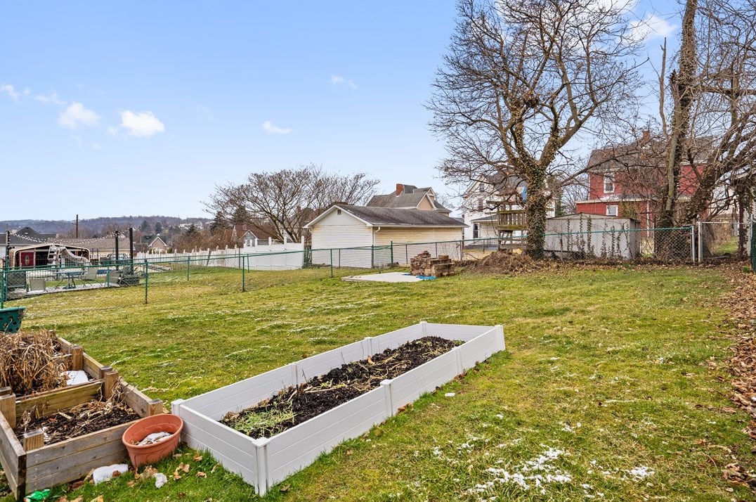 155 Wellington Ave, Washington PA  15301-2011 exterior